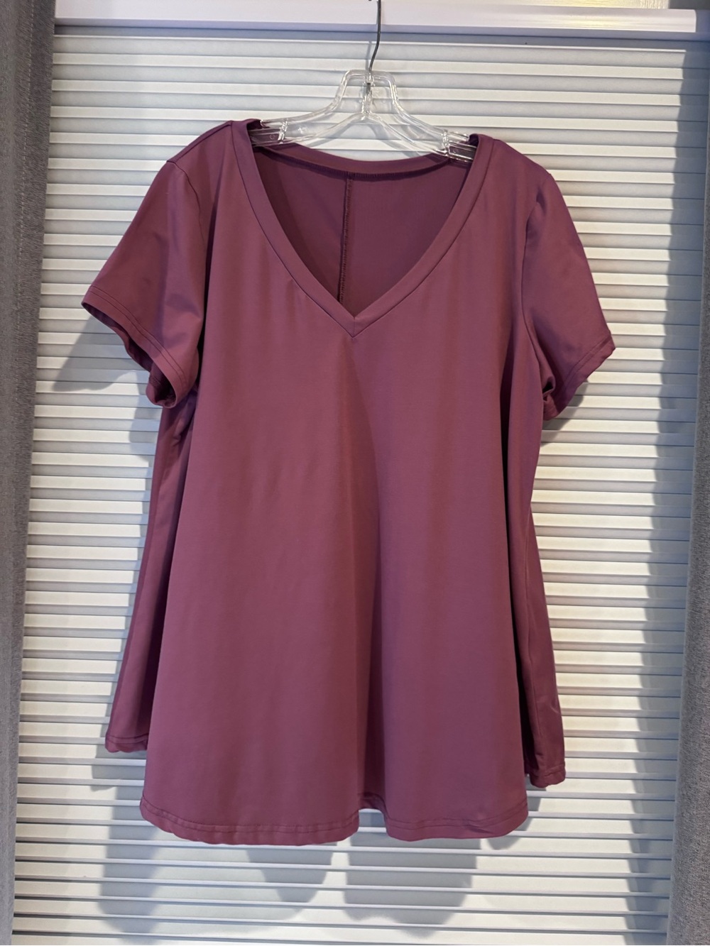 SHEIN Mauve V-Neck Short Sleeve Tee